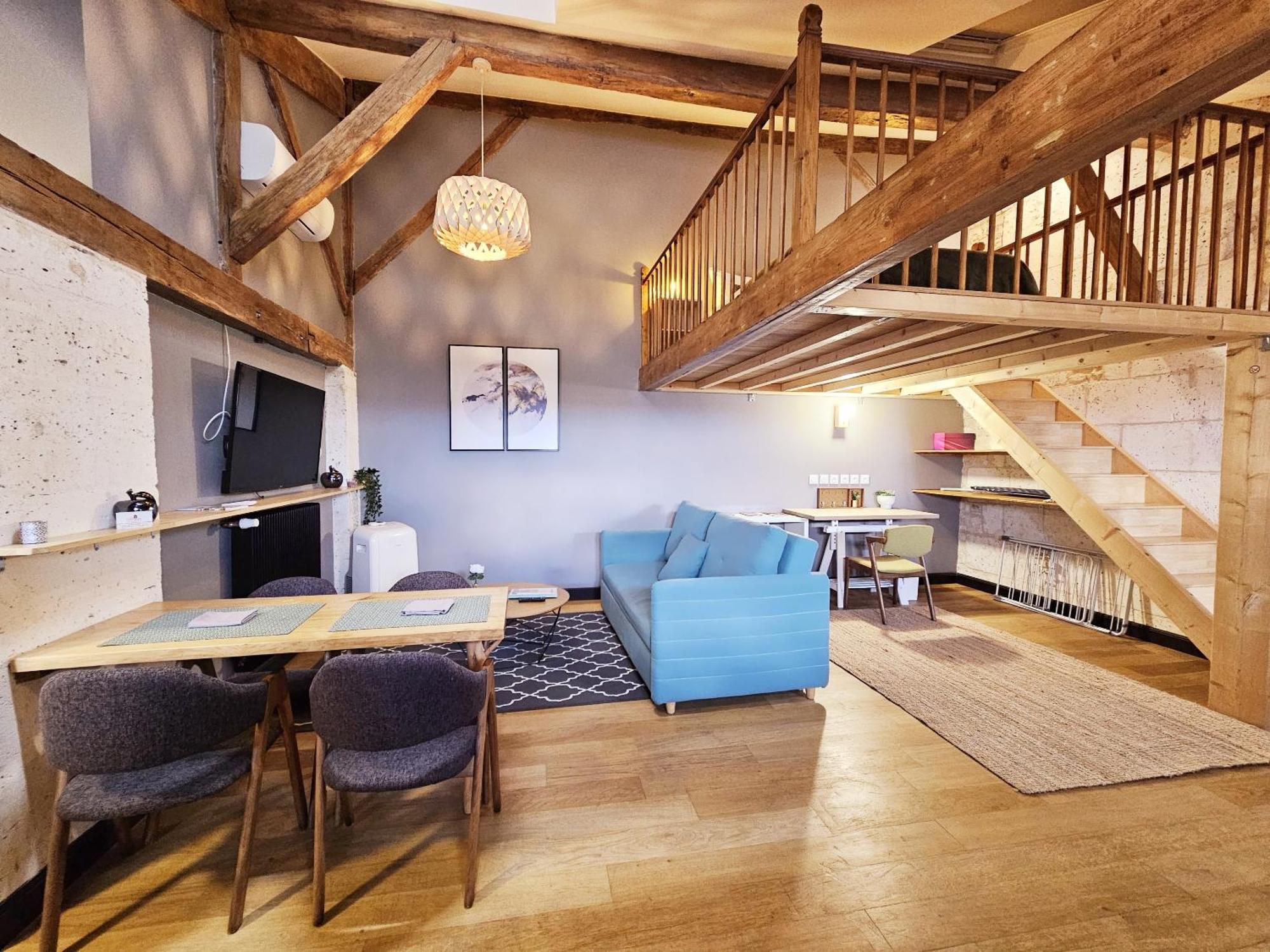 Meubles De L'Arsenal Coeur De Ville ! Angouleme Ruang foto